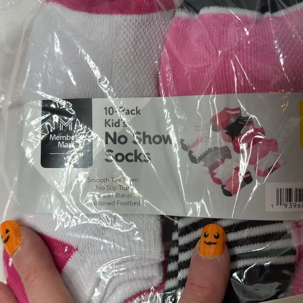 Member Mark Girl’s No Show Pack said stem Socks. Size 10-3.